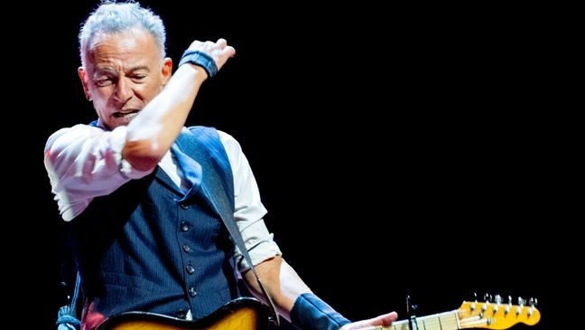 Bruce Springsteen joins Zach Bryan onstage for unforgettable surprise live performance