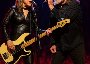 The crowd came for nostalgia — but what they witnessed was rock history in the making. Under the stage lights, Suzi Quatro roared to life, leather-clad and defiant. Then, without warning, Robert Plant stepped out from the shadows and joined her. What followed was a duet so electric, so raw, that fans are still reeling from what they saw last night.