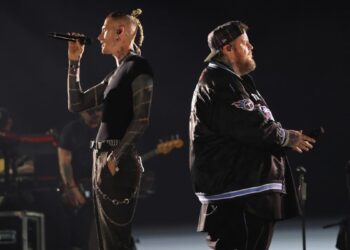 MGK & Jelly Roll Burn Down the Stage with “Lonely Road” on Amazon Music Live – A Gritty, Soul-Baring Anthem You Won’t Forget!