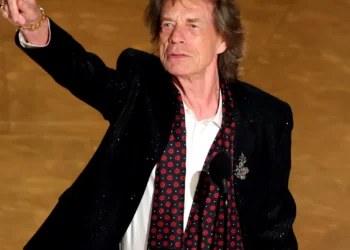 Mick Jagger Lights Up The Oscars With A Fiery Bob Dylan Twist, The Rolling Stones icon spills the real reason Dylan skipped out — and it’s pure Rock ’n’ Roll mischief!