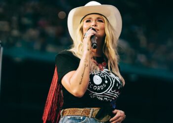 Miranda Lambert Battles Preshow Jitters With a Little Confidence and a Lot of Dance