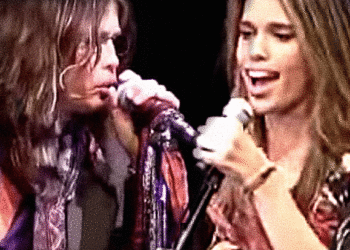 Steven Tyler Duets With Daughter Chelsea — And The Whole Stadium Fell Silent