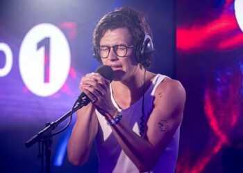 DAVID KUSHNER Sings Lewis Capaldi’s Lost On You Like His Heart’s Breaking in Real Time – BBC Live Lounge Magic!