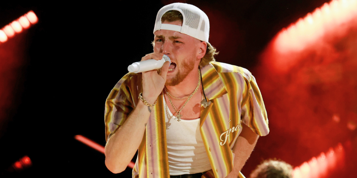 Bailey Zimmerman Stops Concert To Give Glory To God