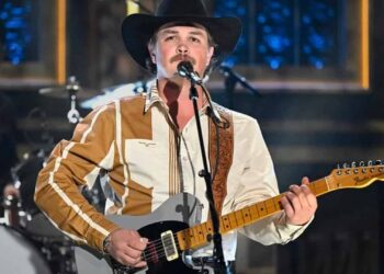 Zach Top Keeps the Country Sound We Love Alive With His Latest Single “South of Sanity”