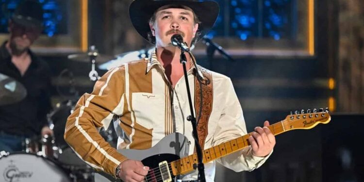 Zach Top Keeps the Country Sound We Love Alive With His Latest Single “South of Sanity”