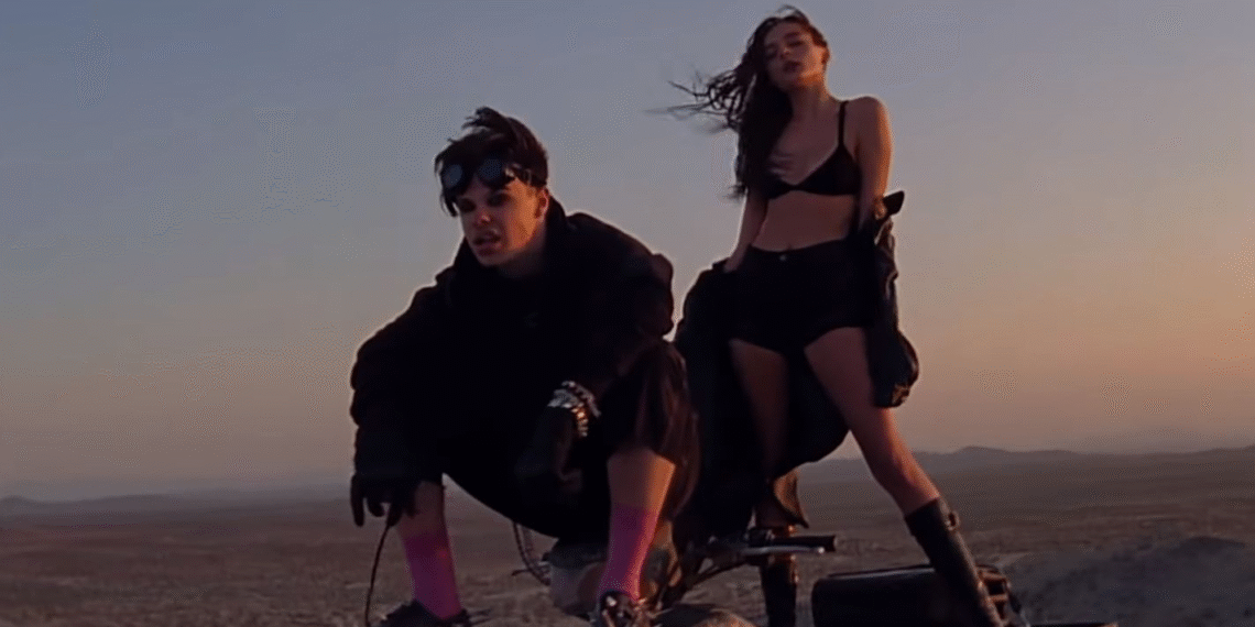 Yungblud and Charlotte Lawrence Set the Stage on Fire with Electrifying Live Performance of Falling Skies — A Powerful Moment Fans Won’t Forget!