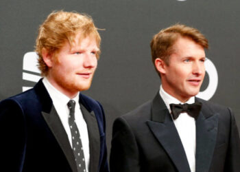 Ed Sheeran and James Blunt Deliver Emotional First-Time Duet of ‘Goodbye My Lover,’ Ending with Heartfelt Hug on Stage