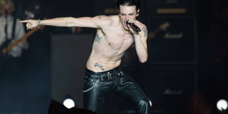 YUNGBLUD Unleashes Chaos and Connection in Tokyo with High-Energy ‘Rock ‘n’ Roll’ Performance, Blending Punk Attitude, Theatrical Flair, and Raw Emotion That Fans Won’t Forget